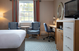 Oultonhall Roomsclassictwin Carousel Desktop 03