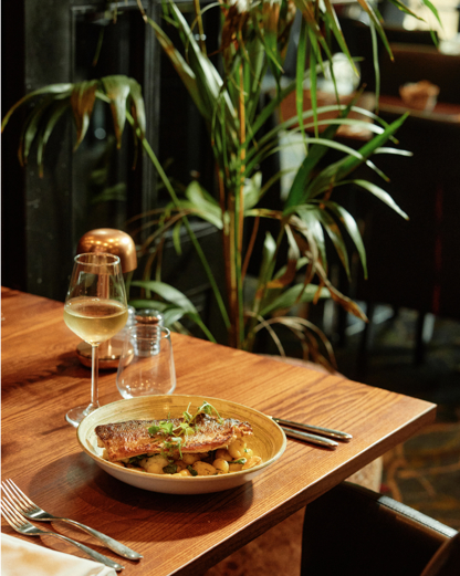 Oultonhall Homepage Socialsharing Desktop 04