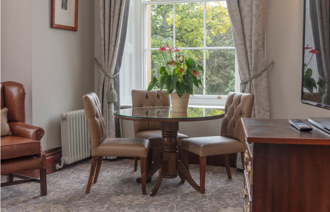 Oultonhall Roomskingsuite Carousel Desktop 01