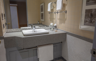 Oultonhall Roomsclassictwin Carousel Desktop 01