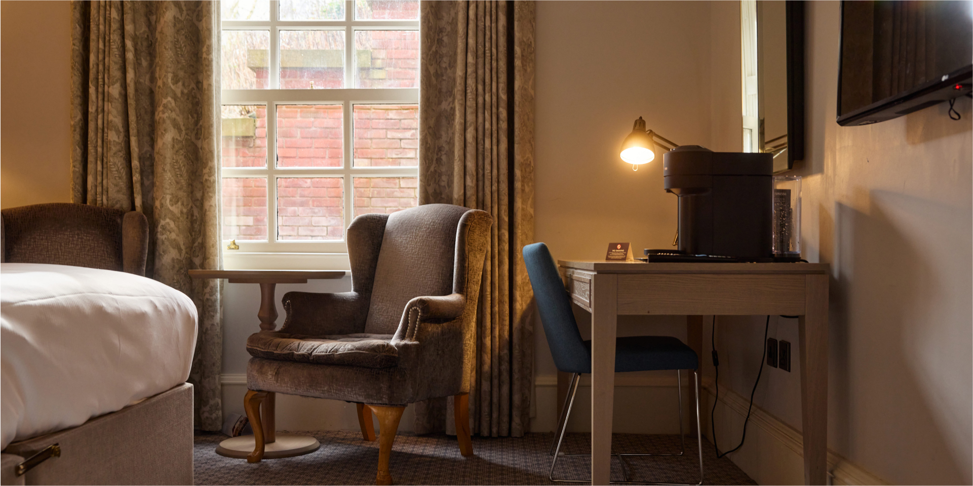 Oultonhall Roomssuperiorfamily Tripadvisortestimonial Desktop