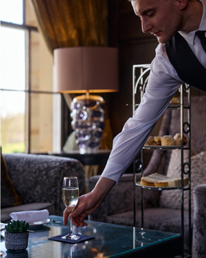 Oultonhall Homepage Socialsharing Desktop 03