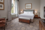 Oultonhall Gallery Suites Kingsuite01