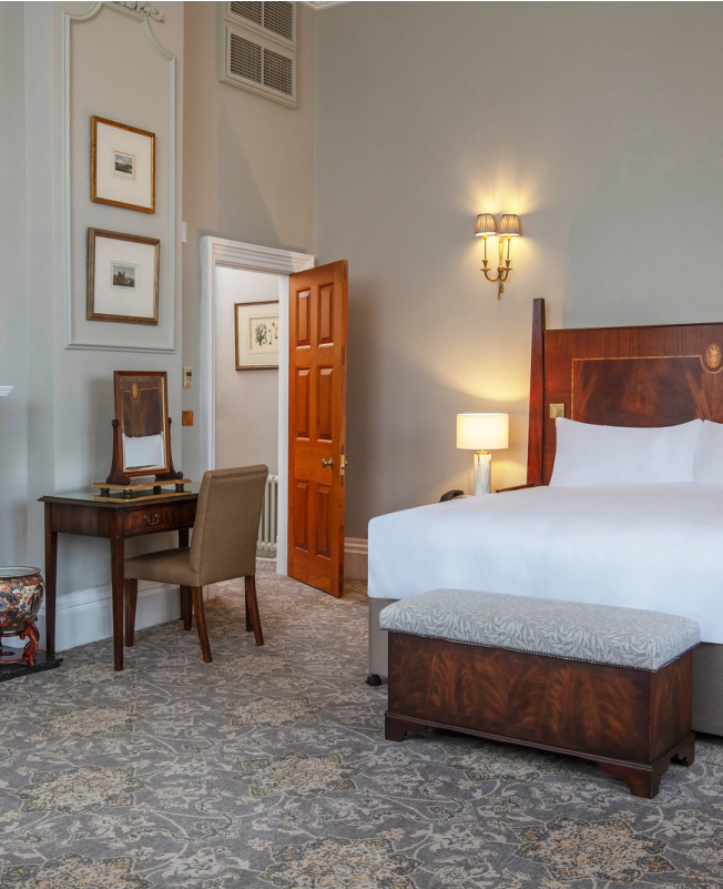 Oultonhall Roomsmaindeluxe Crosssell Desktop Suite