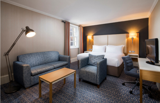 Oultonhall Roomsdeluxefamily Carousel Desktop 02