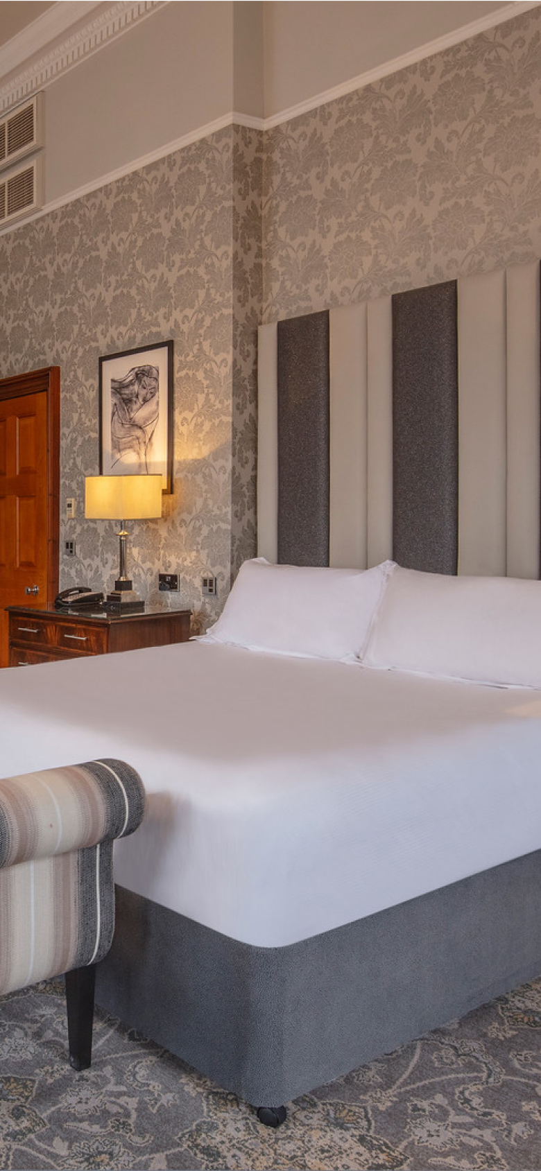 Oultonhall Roomsmainsuites Inner Desktop